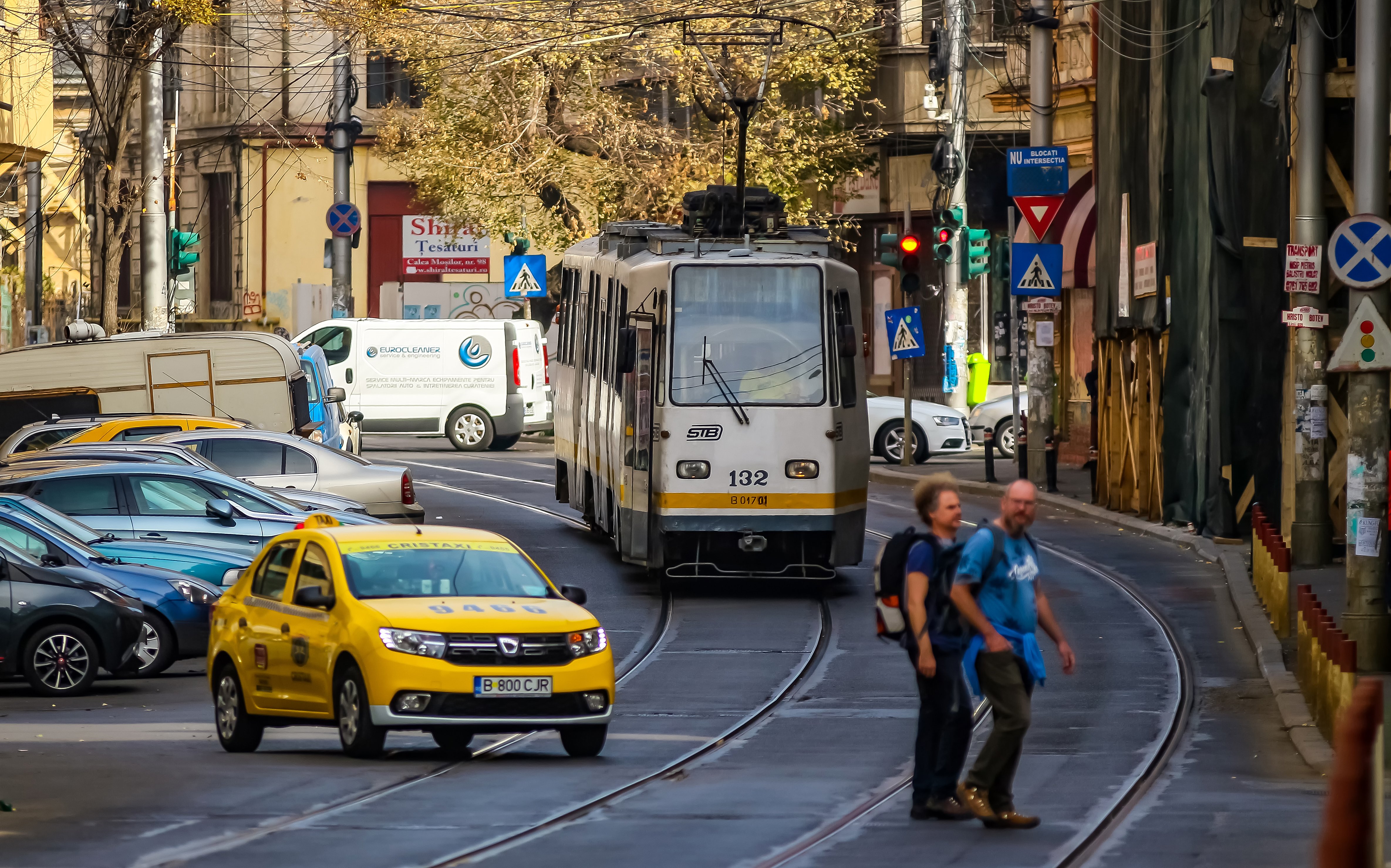 Circulația tramvaielor pe Pasajul Basarab va fi reluată din 7 septembrie. Ce linii revin pe traseele obișnuite