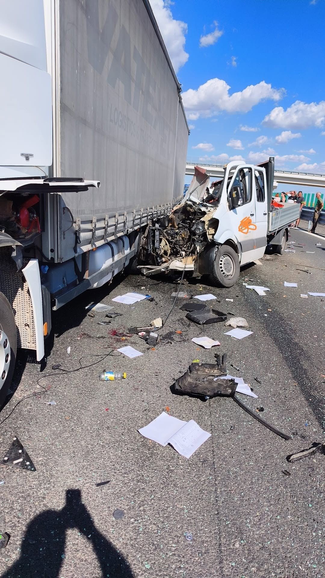 Accident cumplit pe drumul expres Craiova–Pitești. Trei persoane și-au pierdut viața, iar mai multe sunt rănite