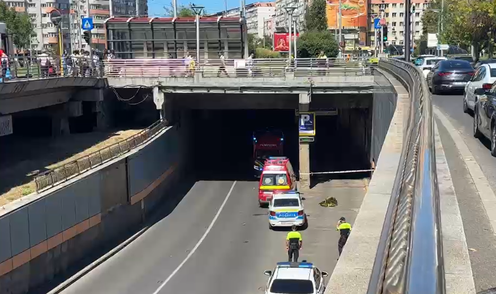 Un bărbat a murit după ce s-ar fi aruncat de pe Pasajul Obor, în București. Constatarea polițiștilor la fața locului
