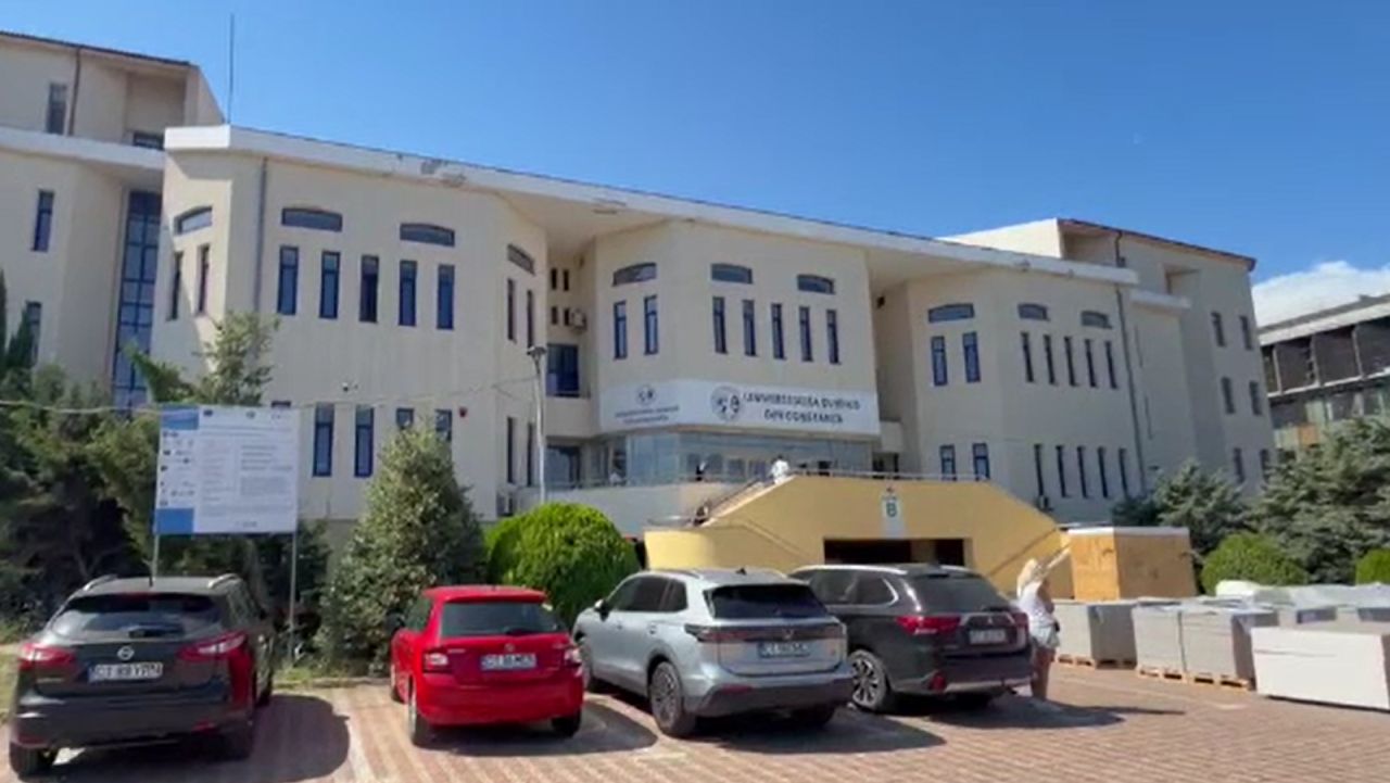 Dosar mită la Facultatea de Medicină din Constanța: reținuți doi asistenți universitari