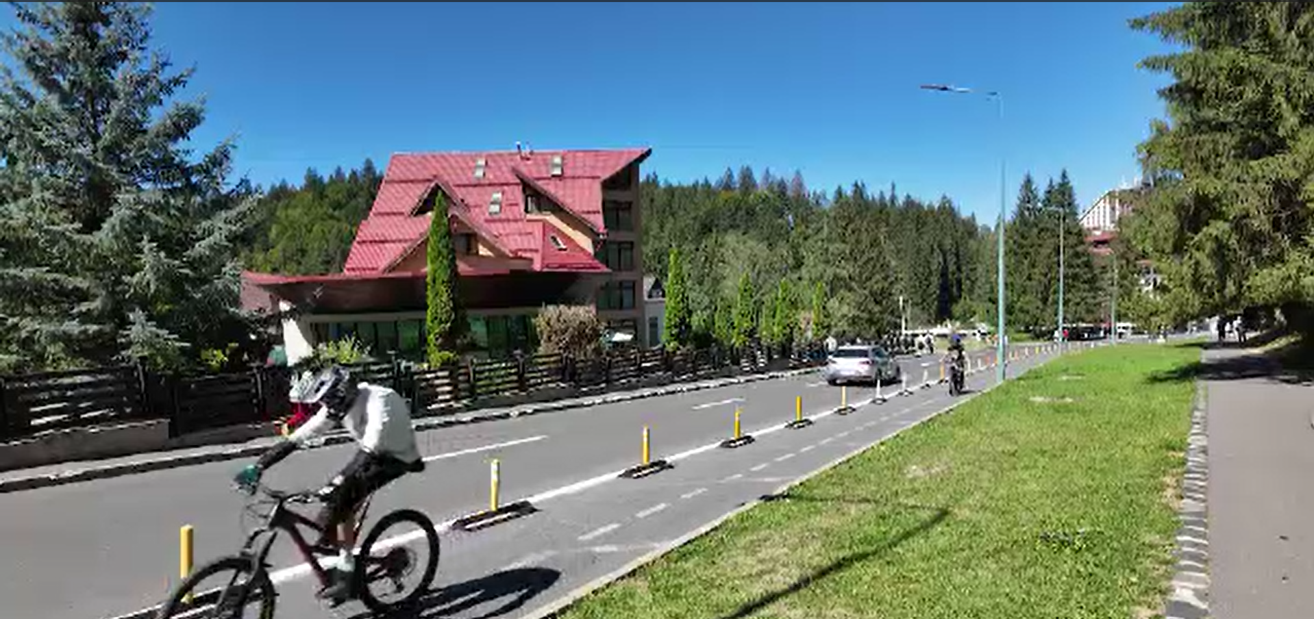 Ultimul weekend de vacanță, la munte. Turiștii au profitat de vremea caldă înainte de începerea școlii
