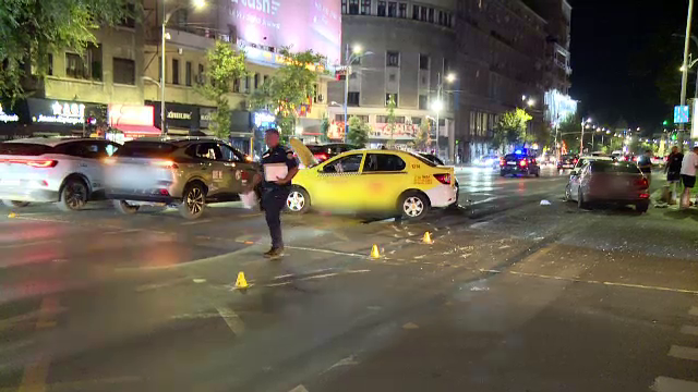 Accident în lanț pe bulevardul Nicolae Bălcescu, cu patru mașini. Un taximetrist și o pasageră, răniți