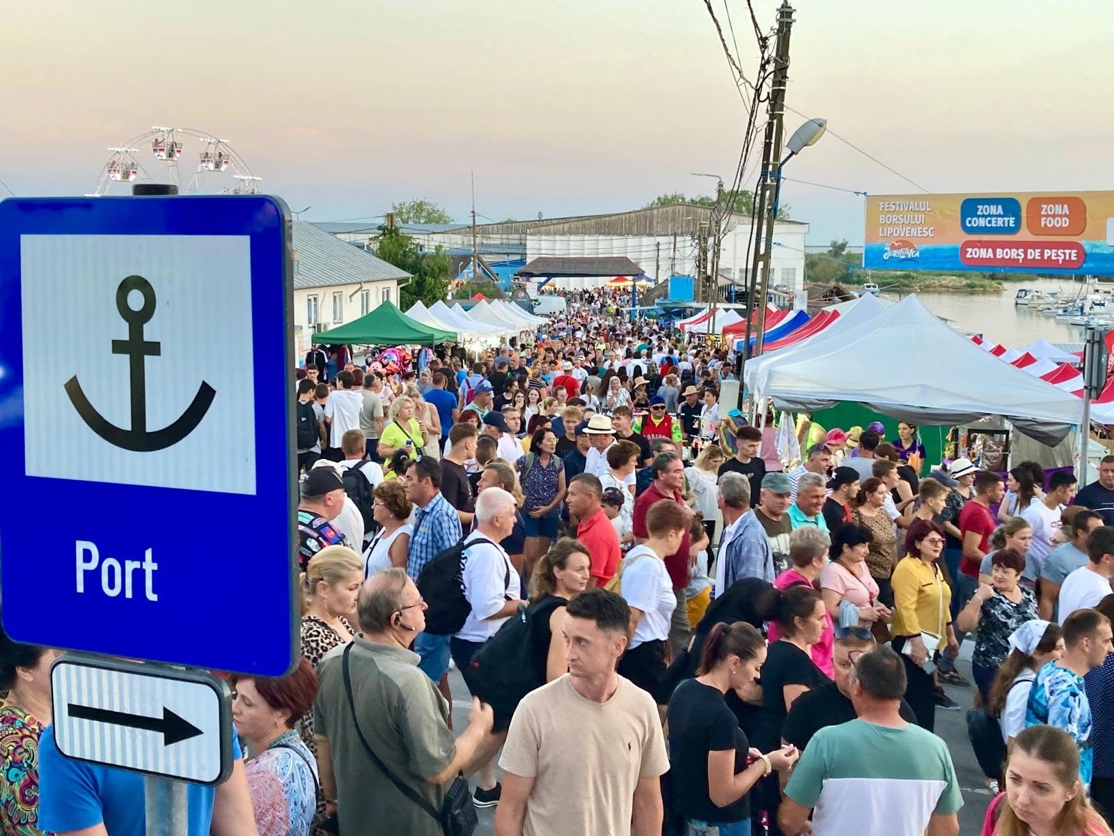 Sute de oameni au ajuns la Jurilovca pentru un festival care nu are loc. Primarul: ChatGPT a dat un răspuns greșit