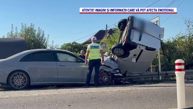 Dubiță răsturnată și împinsă zeci de metri în parapet, după un impact violent în Gorj. Un bărbat a murit