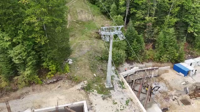 Telegondola din Sinaia, oprită pe termen necunoscut. Un pilon s-a deplasat din cauza unei alunecări de teren