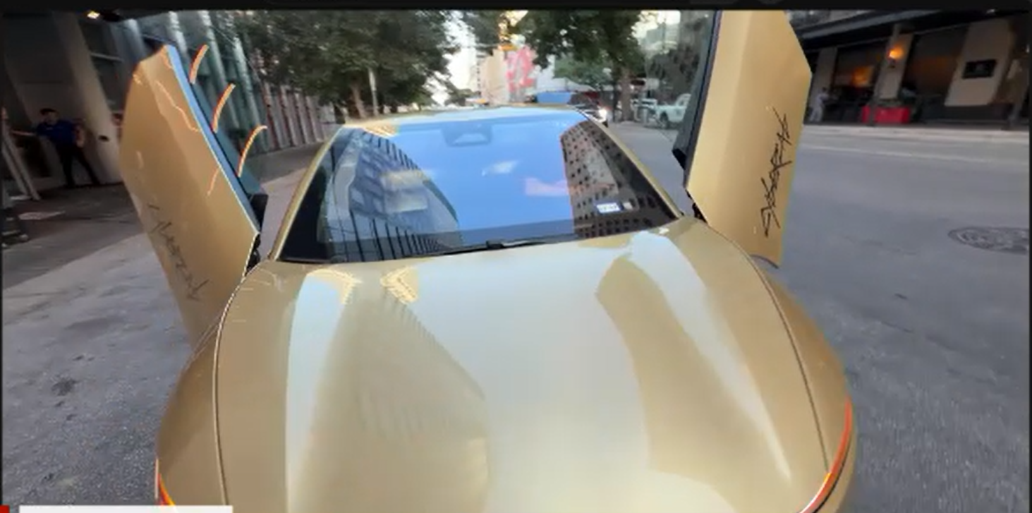 Tesla Cybercab a ajuns pe șosele. Mașina autonomă nu are volan sau pedale și poate transporta pasagerii fără șofer