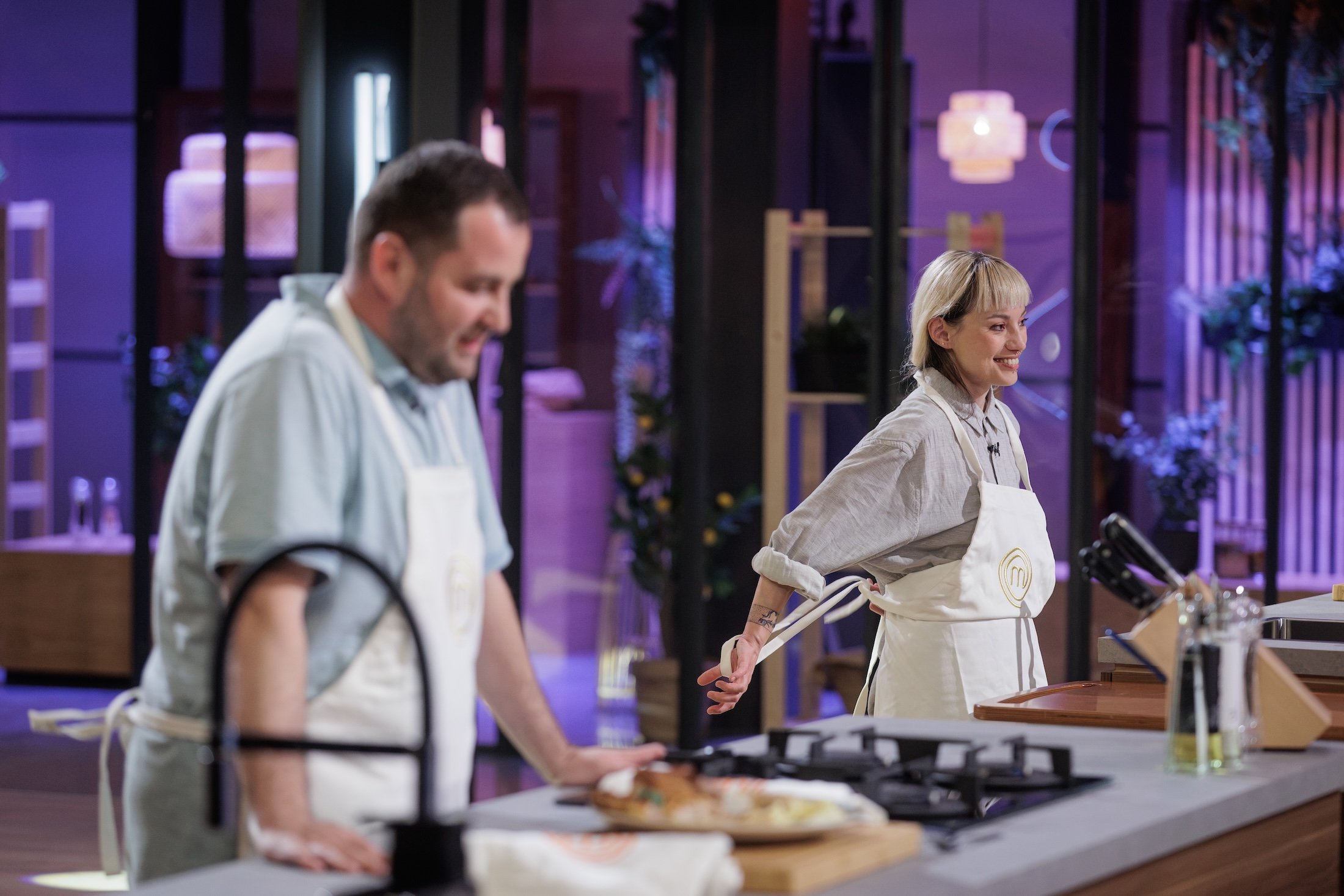 Două șorțuri de aur într-un singur duel și primele 10 locuri adjudecate în bucătăria MasterChef. Confruntările continuă