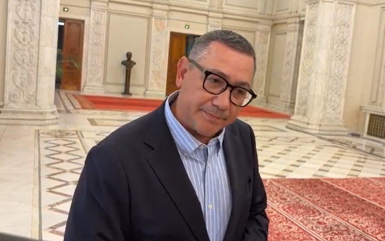 Victor Ponta refuză să spună cu ce persoane importante a discutat în Mykonos: ”Pentru că trebuie să avem un Guvern”