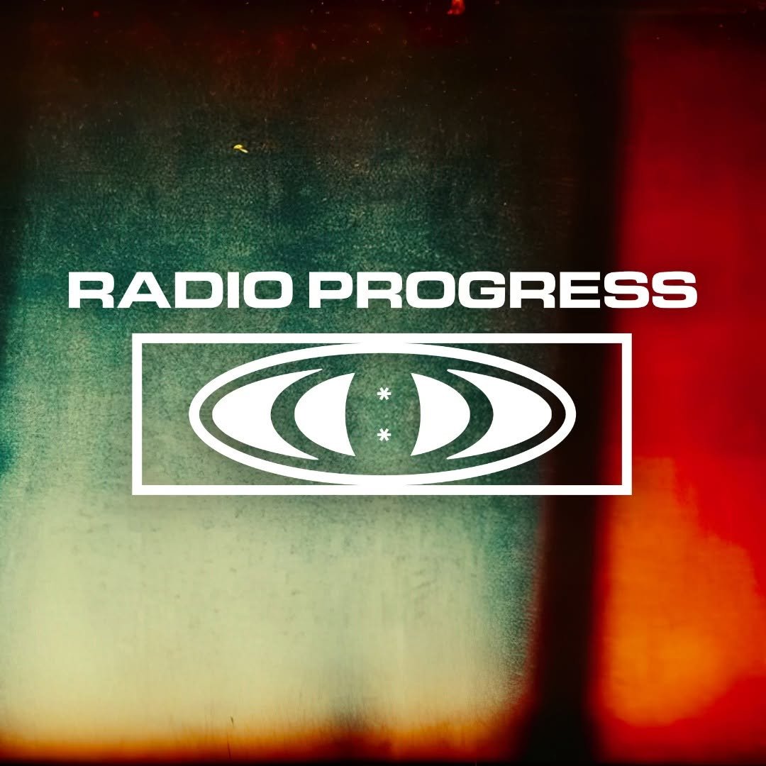 Lansare de E.P. și concert. Debut pe scena rock românească, dar în zona de ”nu-gaze” și ”heavy shoegaze”: Radio Progress