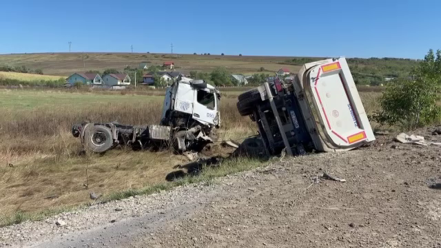 Accident mortal pe E85, în Iași. Un șofer a murit după ce ar fi intrat intenționat pe contrasens și s-a izbit de un camion