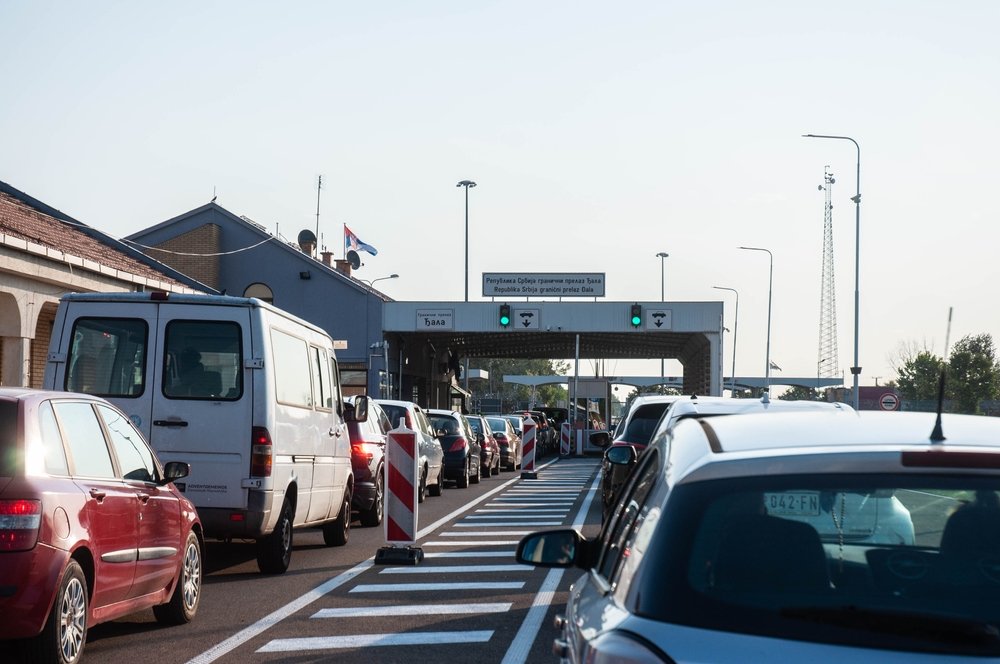 MAE, atenţionare de călătorie pentru Serbia. Protest al transportatorilor rutieri în punctele de frontieră, din 14 septembrie