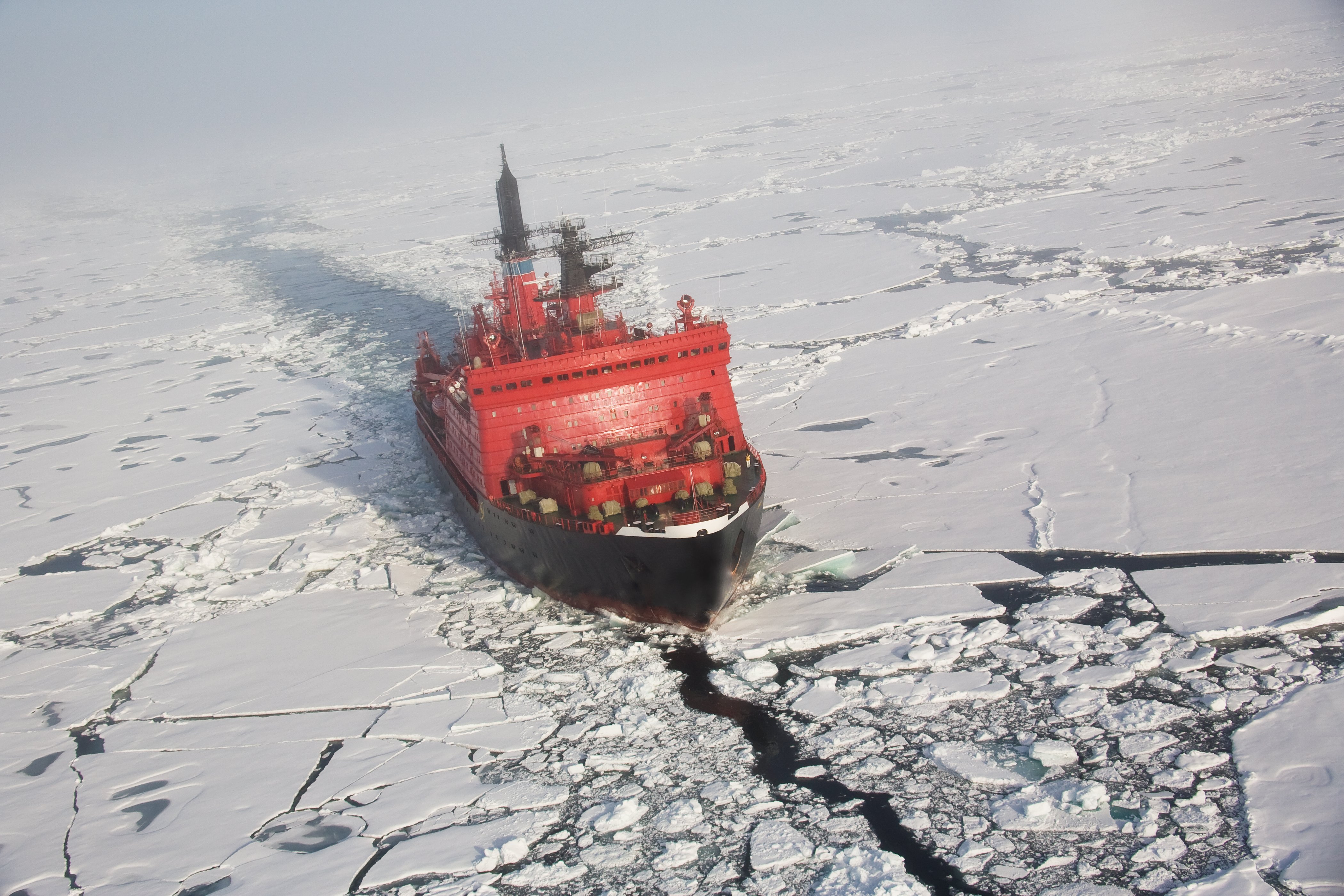 Submarine rusești interceptate lângă Svalbard în timp ce testau o armă subacvatică secretă. Reacția NATO