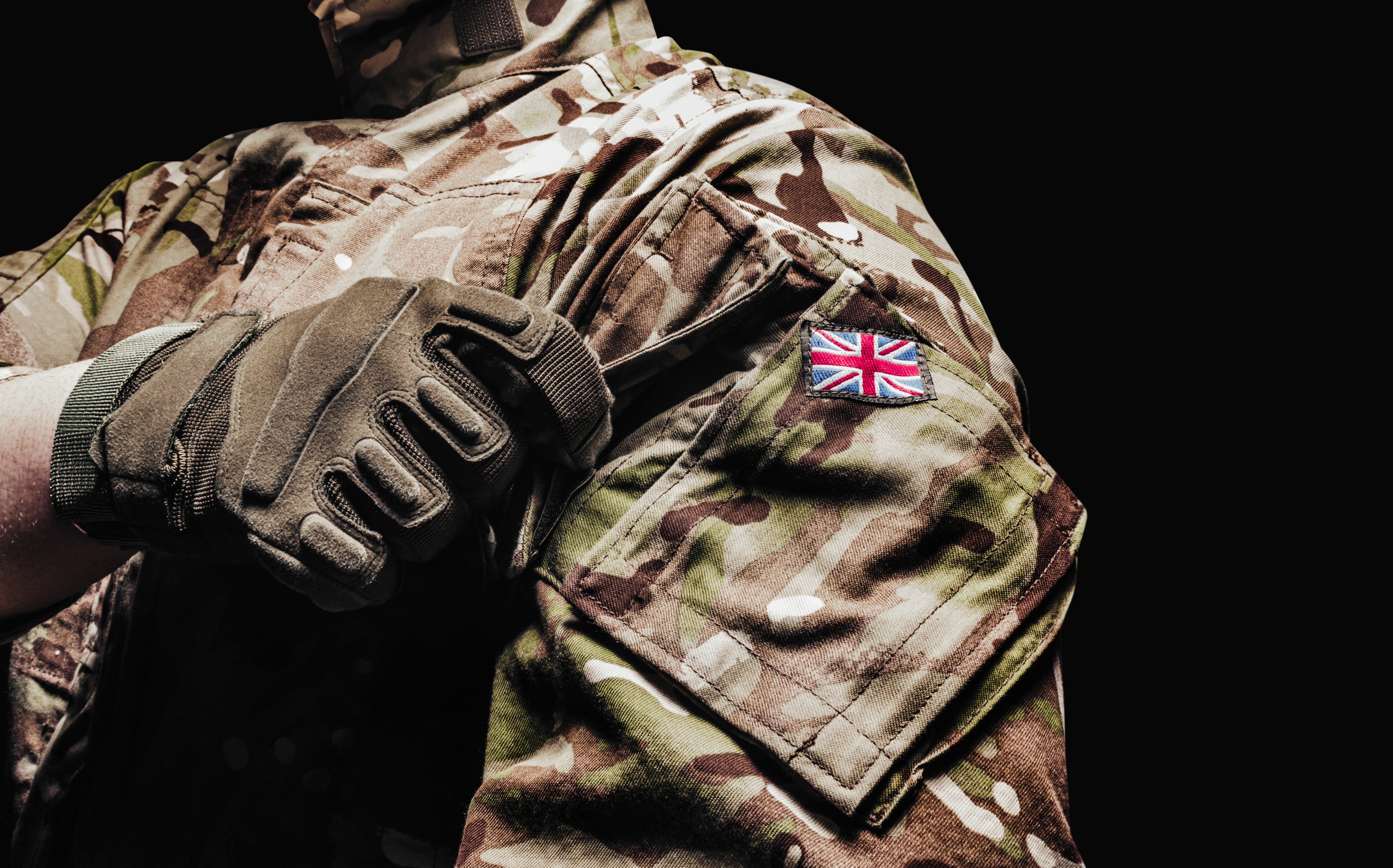 Raport: Veterani din trupele speciale britanice antrenează pentru război ruși în Bulgaria și Serbia. Un curs costă 4.000 euro