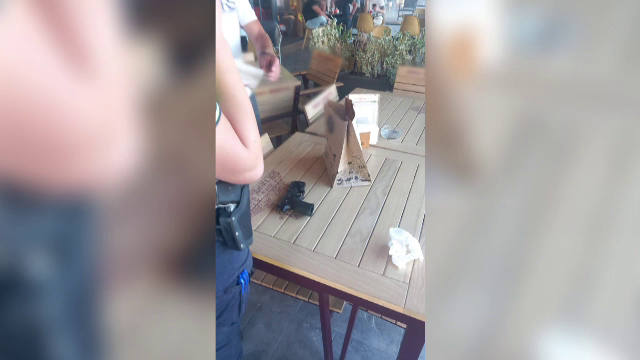 Bărbat băut, cu pistolul într-un restaurant din Voluntari. A fost imobilizat de agenții de pază și amendat cu 5.000 de lei
