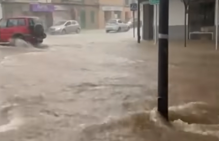 O femeie a murit înecată după ce a alunecat și a rămas blocată sub o mașină în timpul unei furtuni în Mallorca