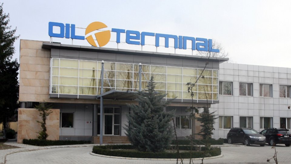 Amenințare cu grevă la Oil Terminal: 60% din combustibilul de care are nevoie România trece prin companie