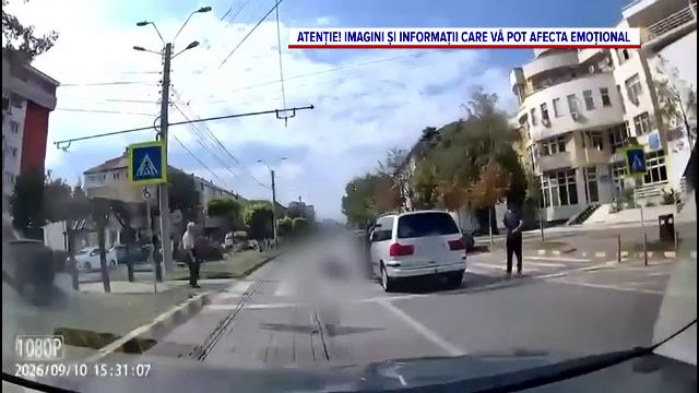 Accident pe o trecere de pietoni din Botoșani. Primul care a sărit să ajute victima a fost chiar șoferul