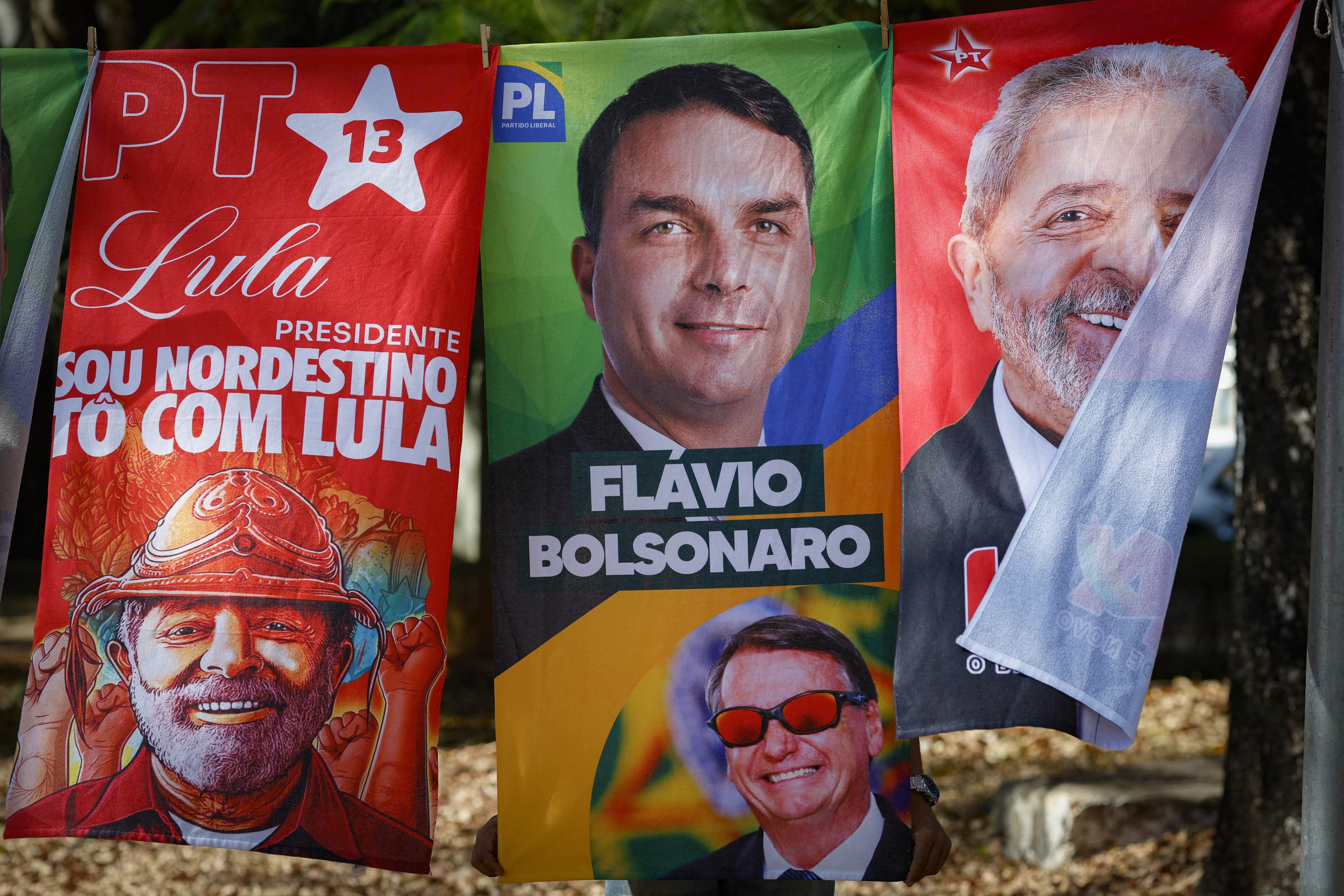 Flavio Bolsonaro, anchetat pentru corupție și spălare de bani cu mai puțin de o lună înainte de alegerile din Brazilia