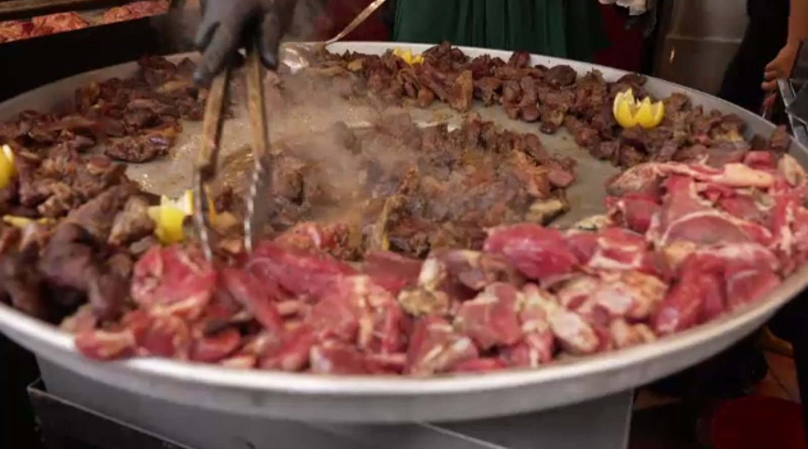 Must proaspăt stors și pastramă pe jar, în Capitală. Festivalurile de toamnă i-au atras pe bucureșteni la degustări