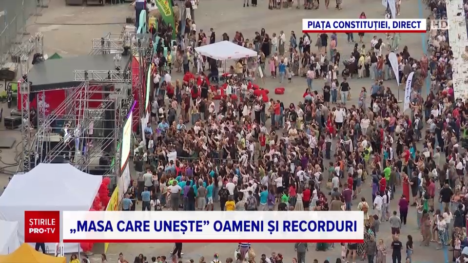 "Masa care unește". 20.000 de oameni au luat cina împreună în centrul Bucureștiului și au intrat în Cartea Recordurilor