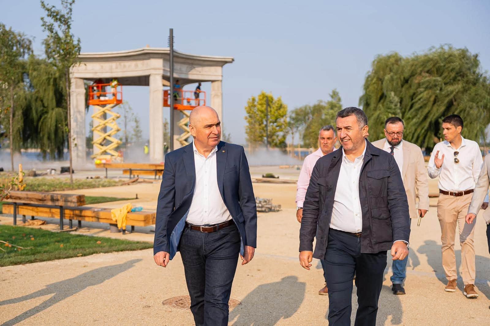 Ilie Bolojan, la plimbare pe Insula Lacul Morii din București: ”E despre calitatea vieții oamenilor”