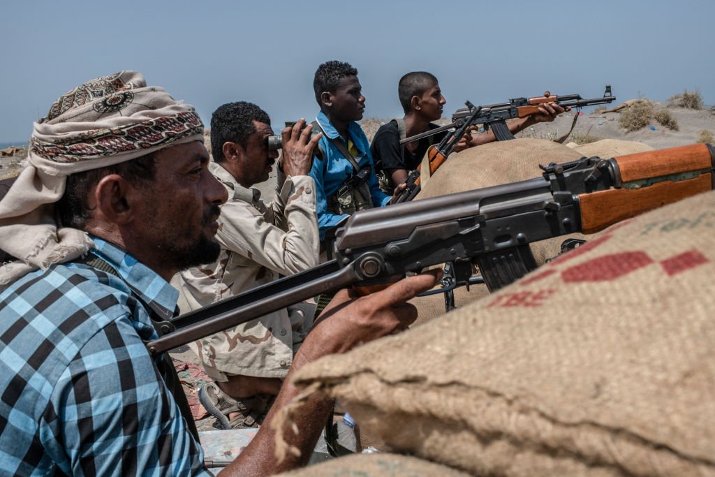 Rebelii Houthi au lansat noi atacuri asupra Arabiei Saudite. Yemenul anunță că 500 dintre soldații săi au fost uciși