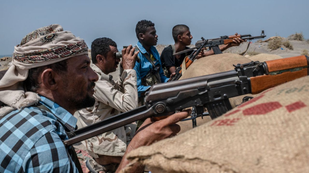 Rebelii Houthi au lansat noi atacuri asupra Arabiei Saudite. Yemenul anunță că 500 dintre soldații săi au fost uciși