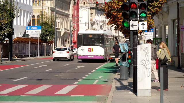 Adolescent de 15 ani din Cluj, prins pe o trotinetă pentru care avea nevoie de permis. Polițiștii îl cercetează și pe tată
