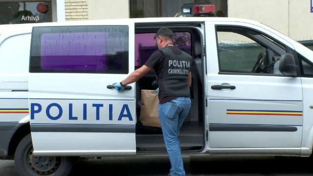 Un bărbat și-a înjunghiat mortal fratele și apoi a sunat la 112 să anunțe ce a făcut. Motivul atacului nu este încă cunoscut