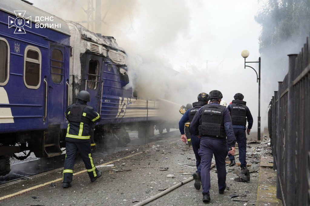 Reacția liderilor europeni după ce rușii au atacat un tren de pasageri la granița NATO. Primele amenințări către Moscova