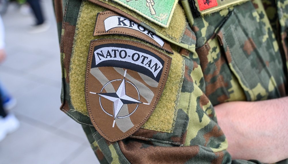 Relația începută pe Tinder a unui ofițer NATO a declanșat o alertă de securitate la o bază din Marea Britanie