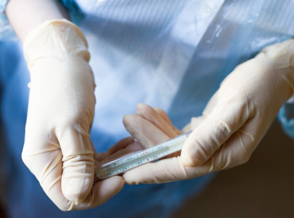 Un bărbat a mers la spital cu dureri abdominale, iar medicii au descoperit că avea un termometru în corp de 20 de ani
