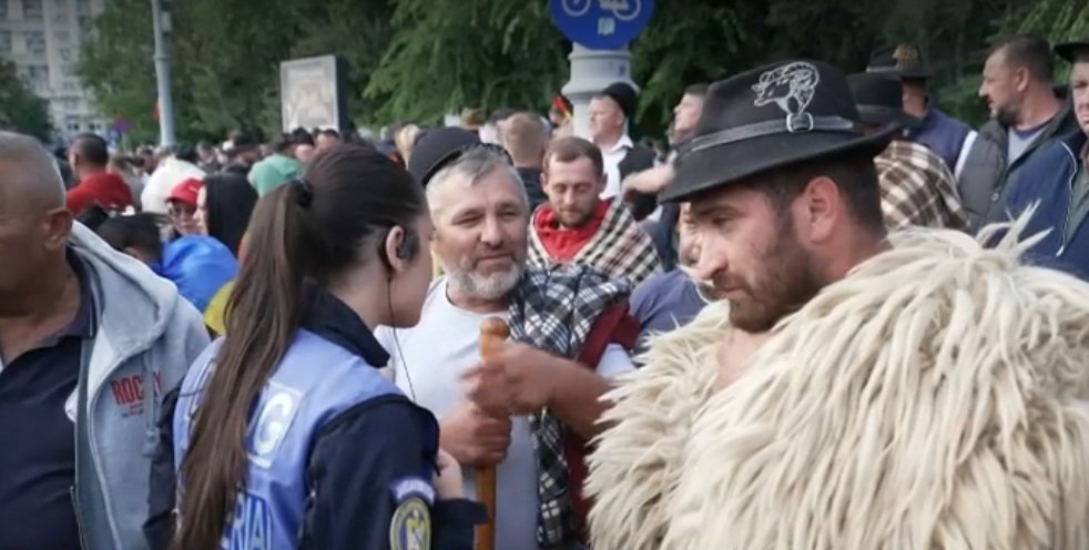 Cioban, la protestul din Capitală: „Le-am spus jandarmilor că noi nu suntem oi să intrăm în garduri”