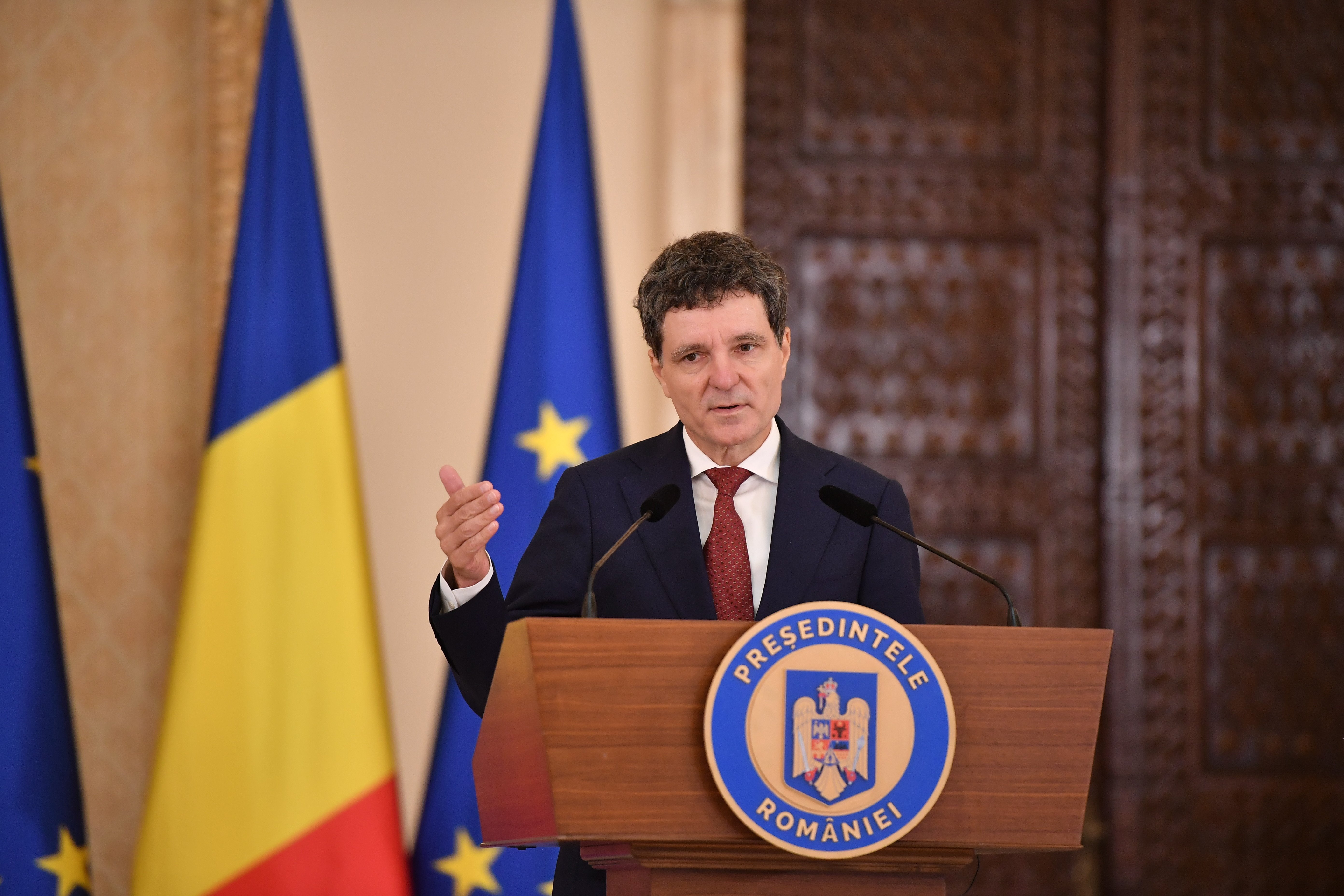 Propunere-surpriză pentru Nicușor Dan. Varianta de guvern care ar putea împăca și PSD și PNL