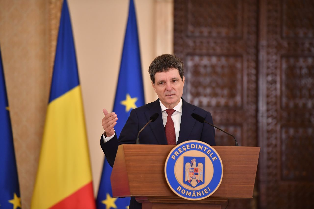 Propunere-surpriză pentru Nicușor Dan. Varianta de guvern care ar putea împăca și PSD și PNL