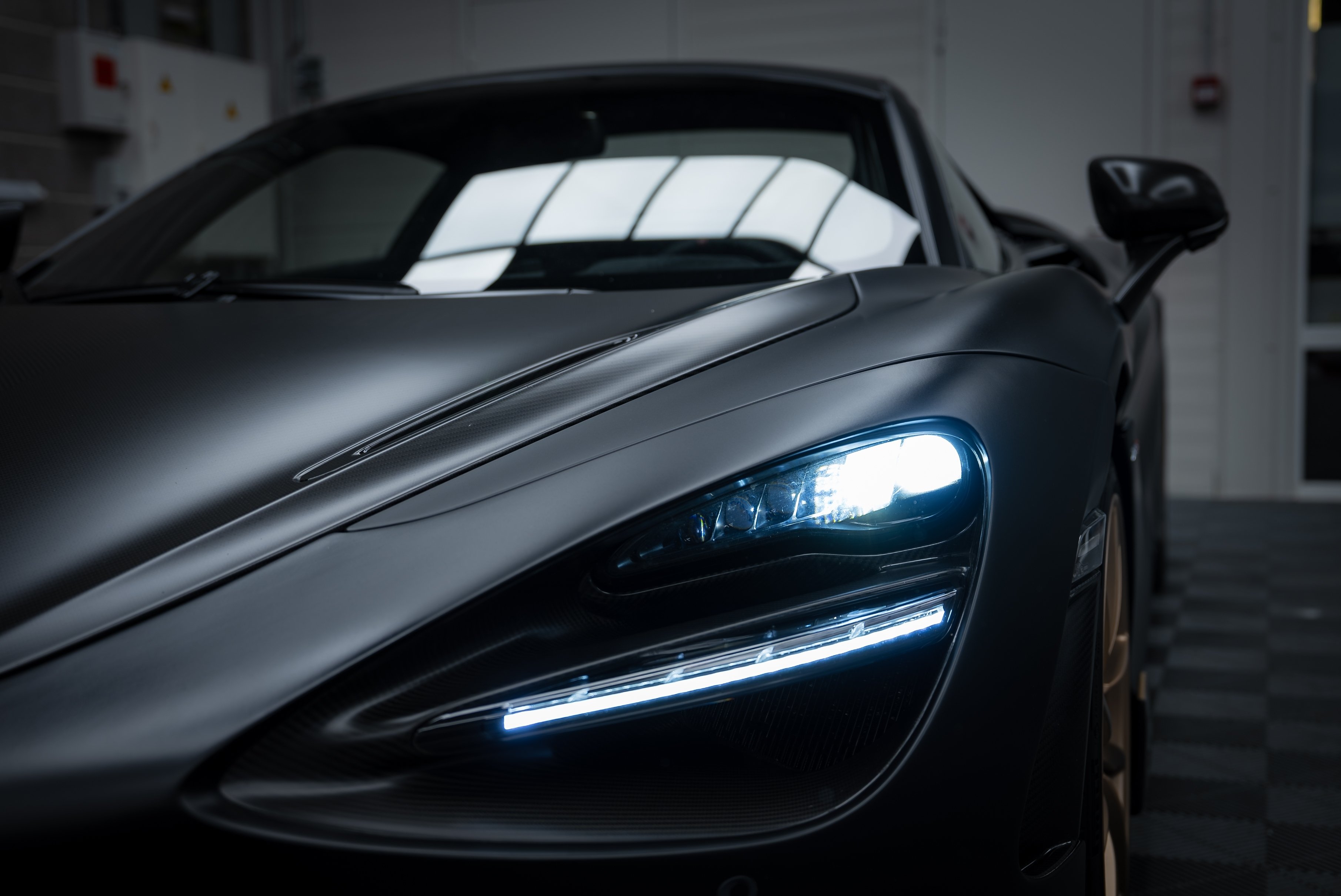 McLaren a investit 500 de milioane de lire în Marea Britanie și va lansa primul SUV din istoria companiei
