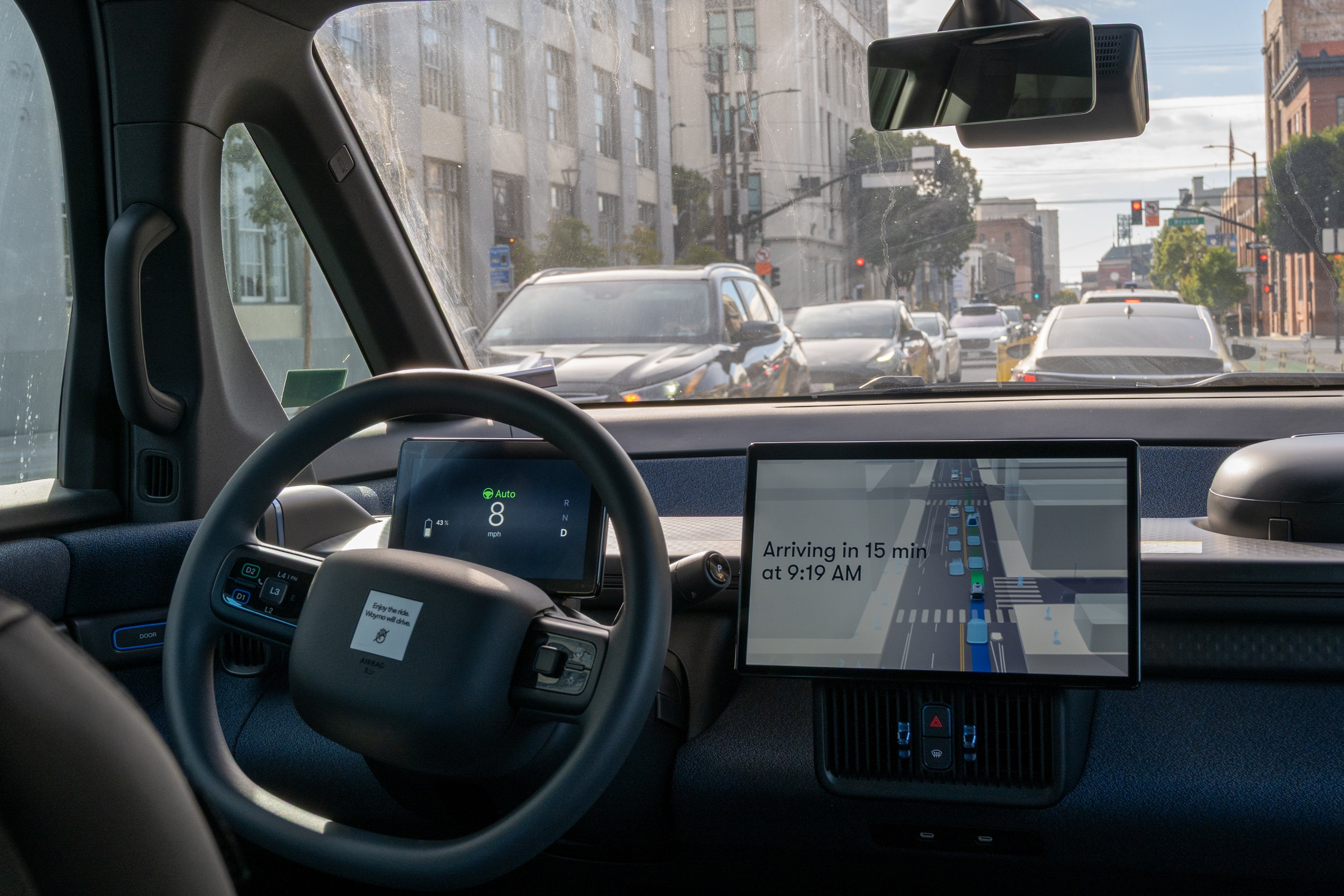 Un serviciu de transport pregătește o flotă uriașă de robotaxiuri: 25.000 de vehicule autonome în Europa. Cu cine va colabora