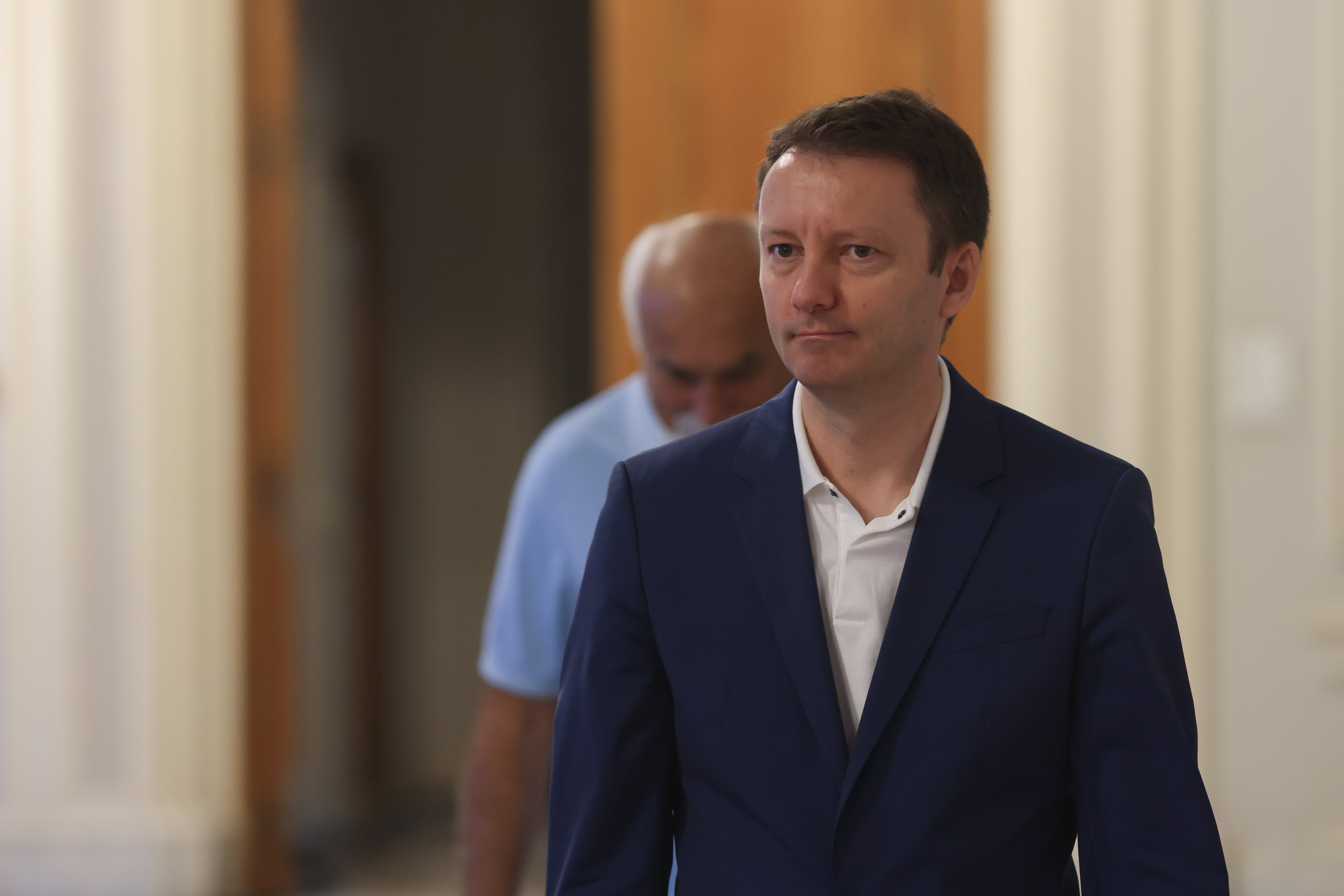Ecuația cu 47 de necunoscute a Guvernului Mureșan. Premierul desemnat are 10 zile să obțină voturile necesare