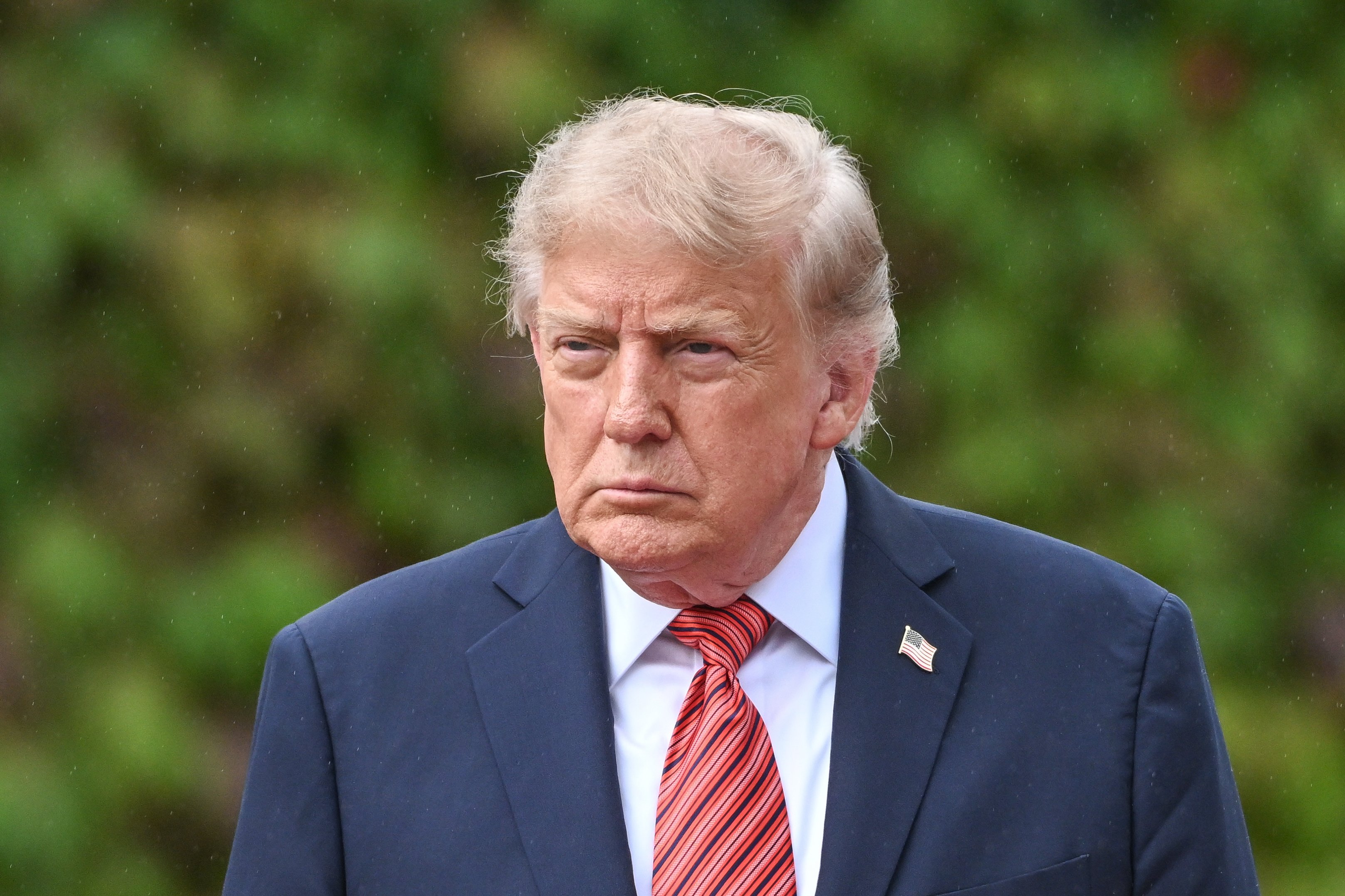 O nouă lovitură pentru Trump. Un judecător îl obligă să redea accesul la Casa Albă jurnaliștilor CNN, MS NOW și Politico