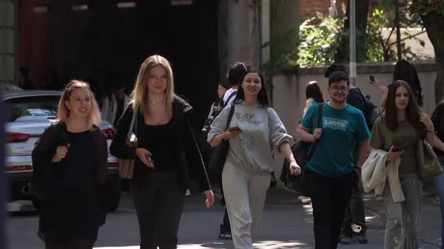 Piața neagră a meditațiilor. Profesorii ar fi ascuns peste 1 miliard de lei de ANAF