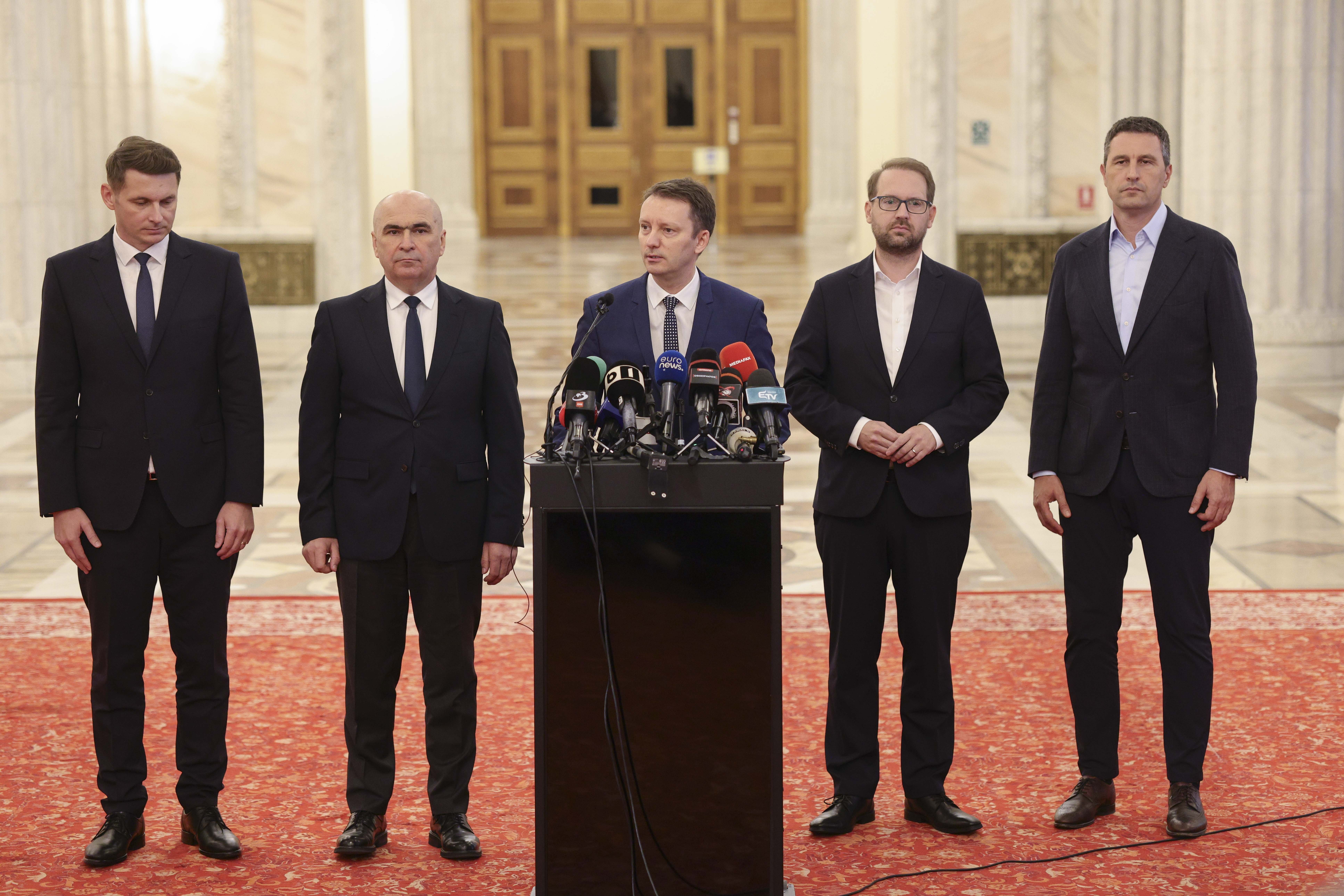 Planul lui Siegfried Mureșan. De unde vrea să obțină voturile pentru învestirea guvernului său, cu ajutorul PNL-USR-UDMR