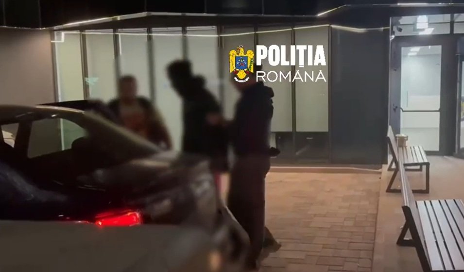 Livrator din Africa, reținut în București după ce ar fi agresat sexual și lovit cu pumnul în față o tânără pe stradă