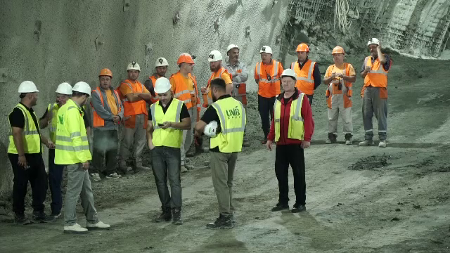 Moment istoric pe A1. Constructorii au străpuns tunelul rutier de la Holdea, cel mai lung din România