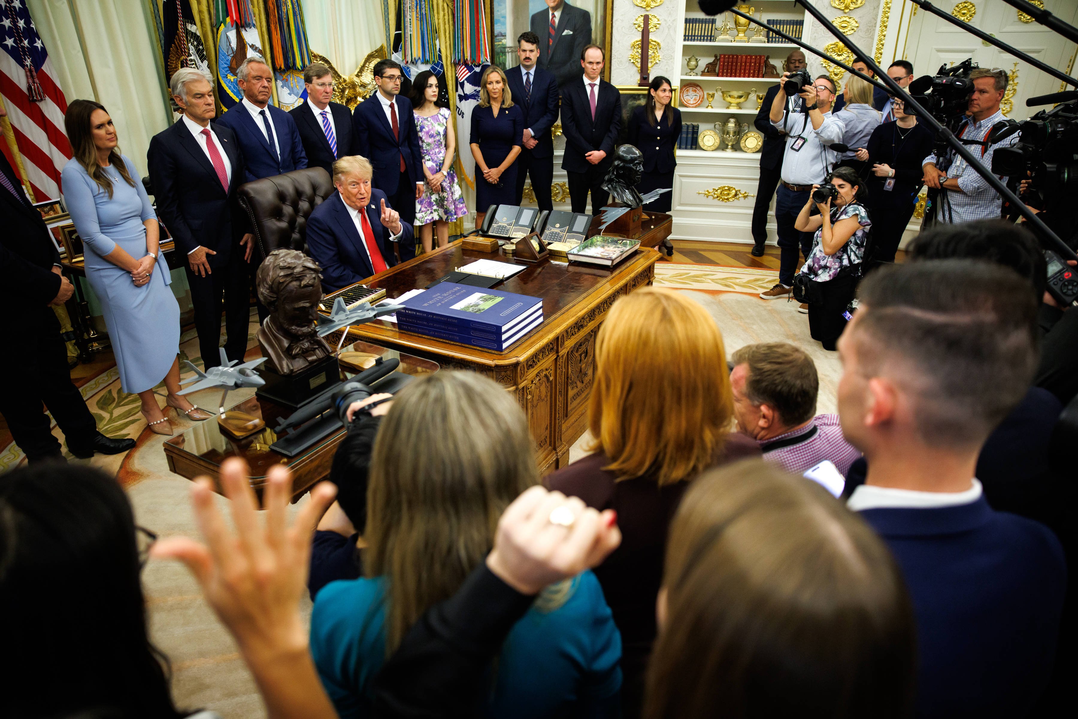 Patru posturi TV americane, în frunte cu Fox News, susținător al lui Trump, s-au retras de la Casa Albă. Protest la cenzură