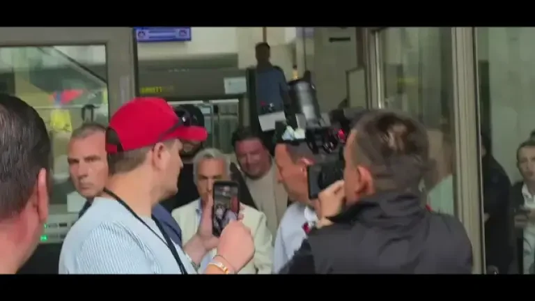 VIDEO. Ce mesaj a transmis Călin Georgescu imediat după ce a scăpat de cătușe: ”Șahul se joacă până cade regele”
