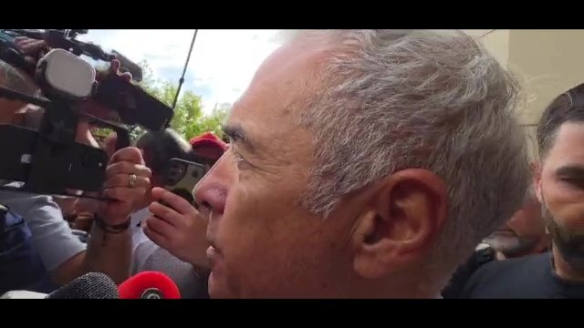 VIDEO. Ce mesaj a transmis Călin Georgescu imediat după ce a scăpat de cătușe: ”Șahul se joacă până cade regele”