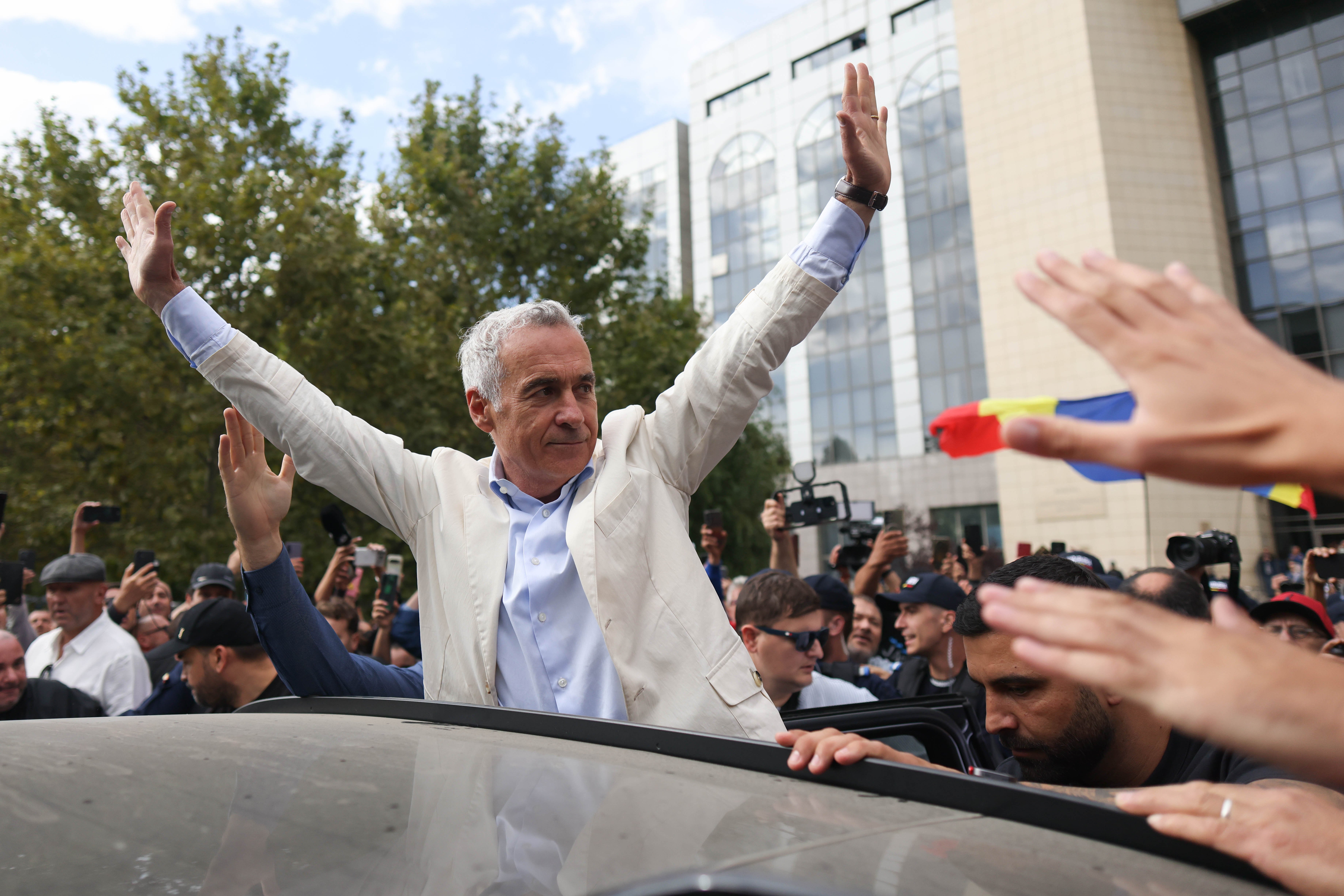 FOTO. Călin Georgescu scapă de arestul preventiv. Tribunalul București a decis să îl plaseze sub control judiciar