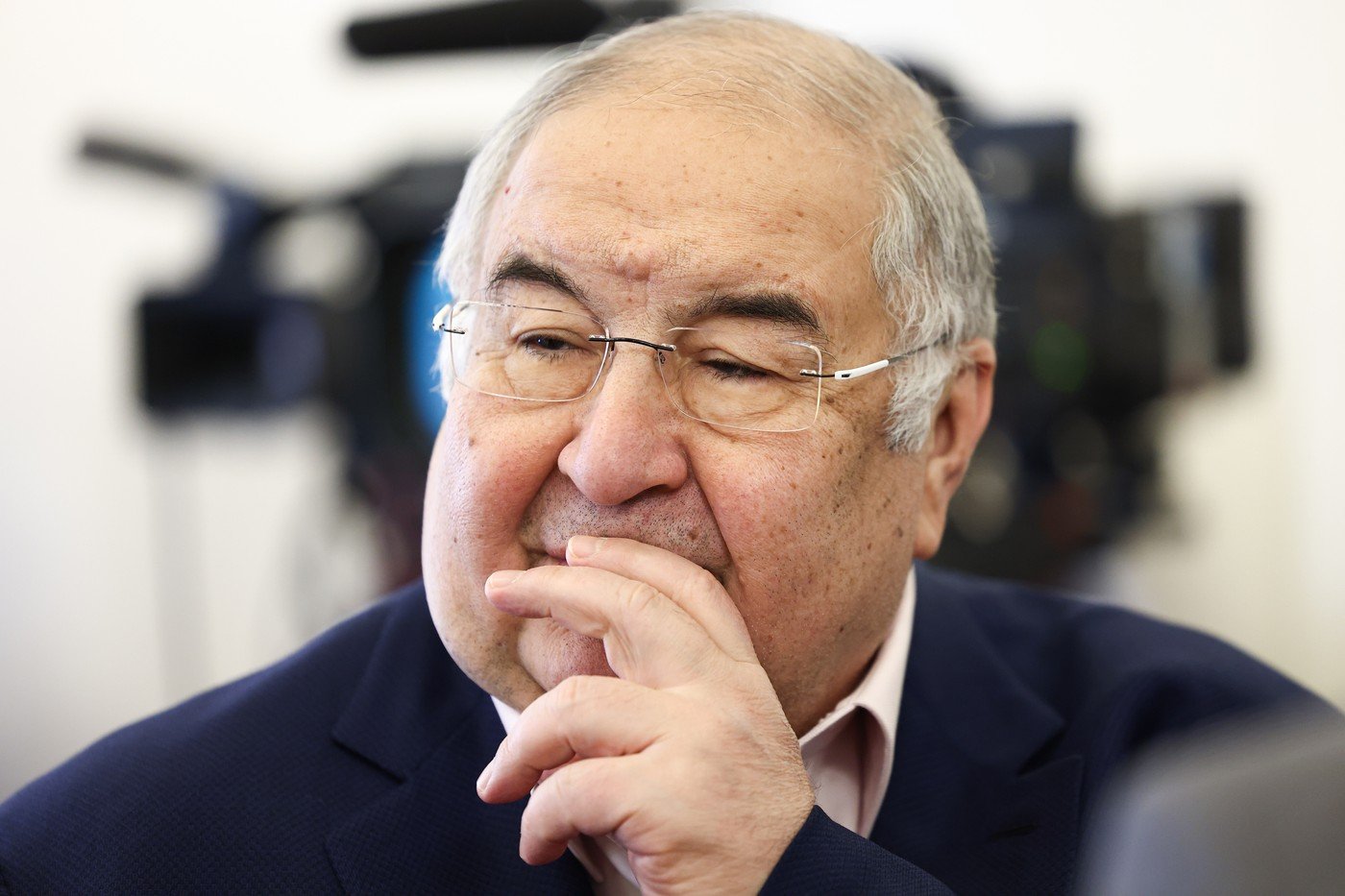 Reacția Ucrainei după ce UE i-a scos pe oligarhii ruși Usmanov și Fridman de pe lista sancțiunilor: „Moscova sărbătorește”