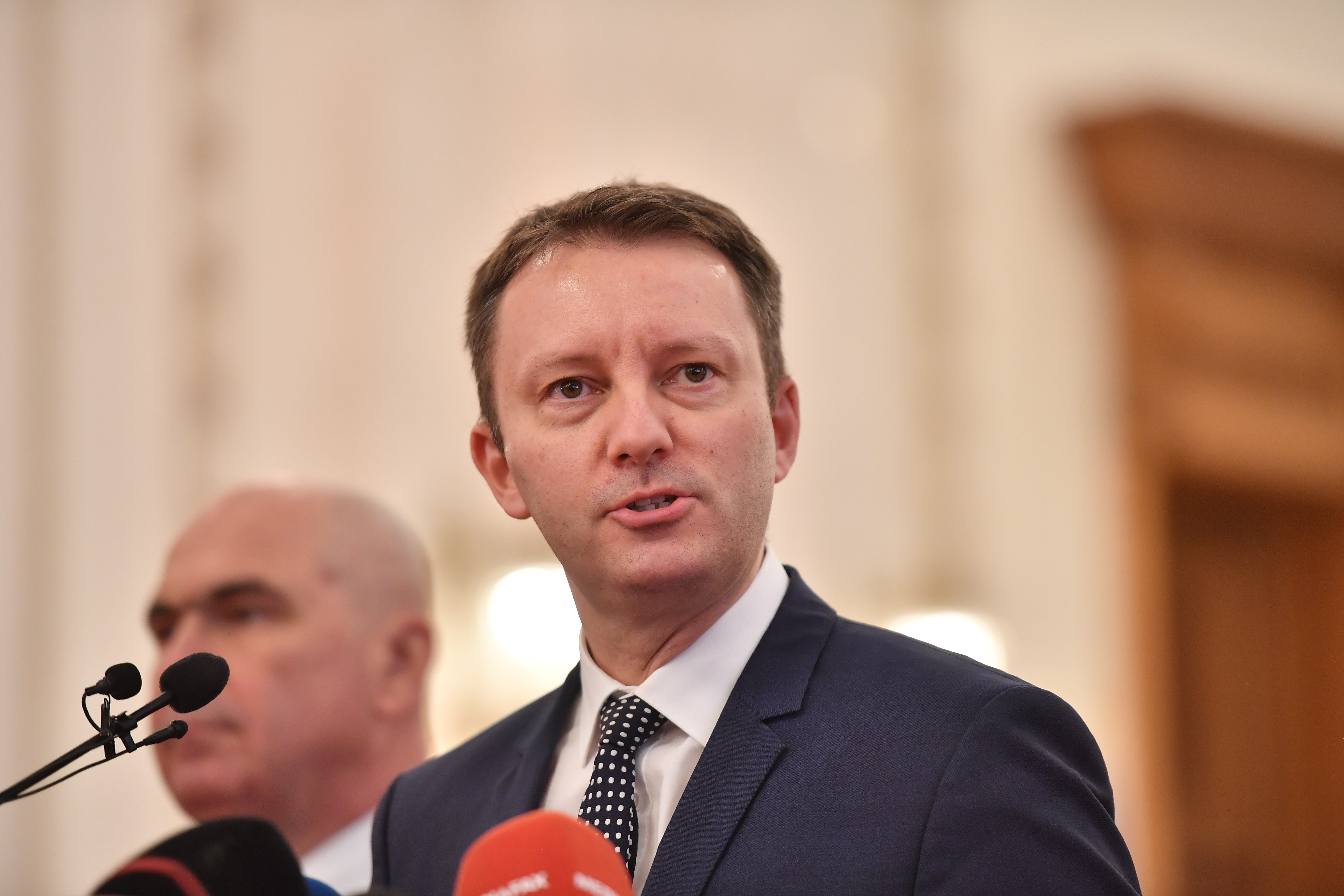 Siegfried Mureșan negociază și cu PSD pentru cele 233 de voturi. Scenariile pregătite de Nicușor Dan dacă guvernul nu trece