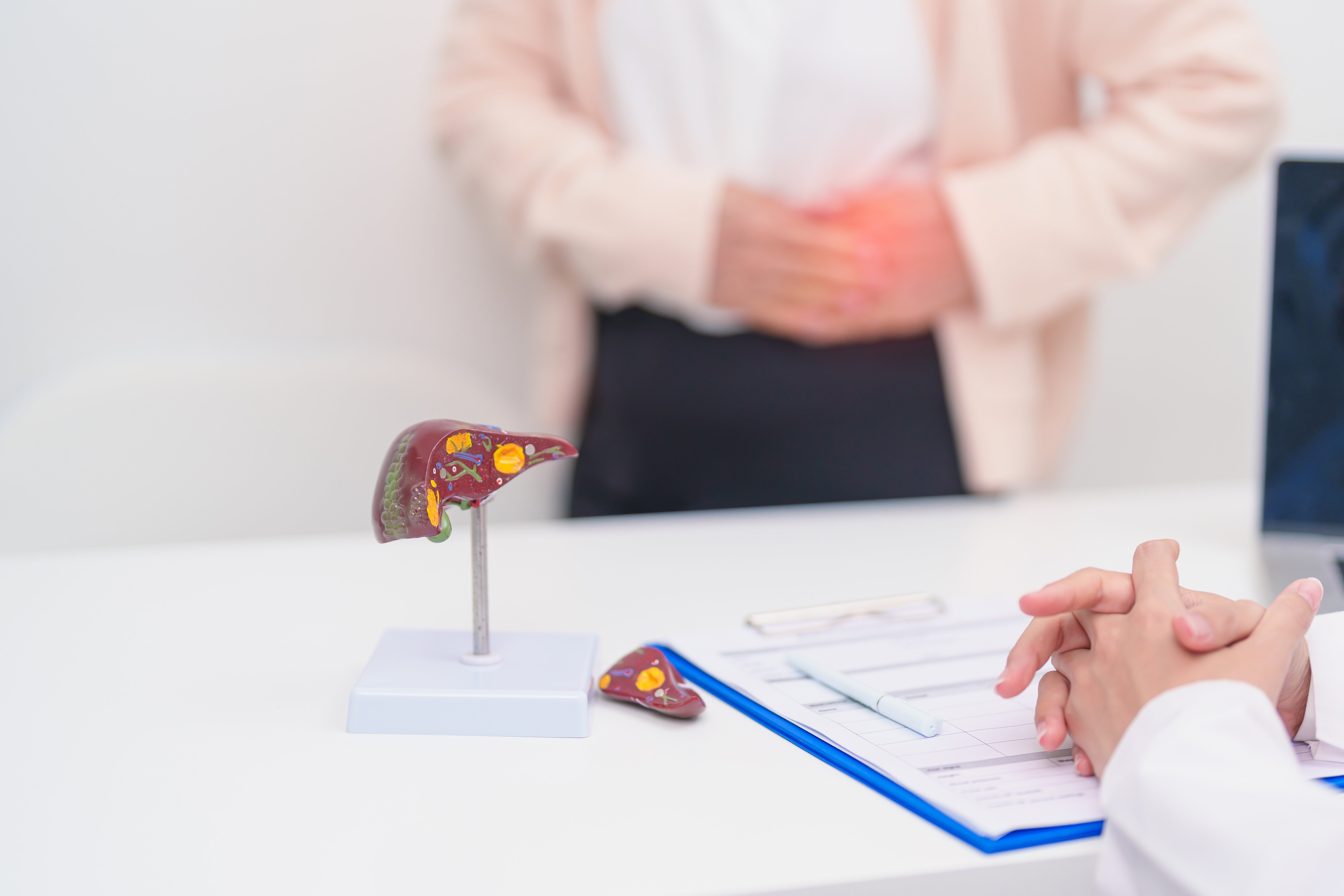Două focare de hepatită virală A, cunoscută ca „boala mâinilor murdare”, în Alba. Vaccinul nu este pe lista contacților